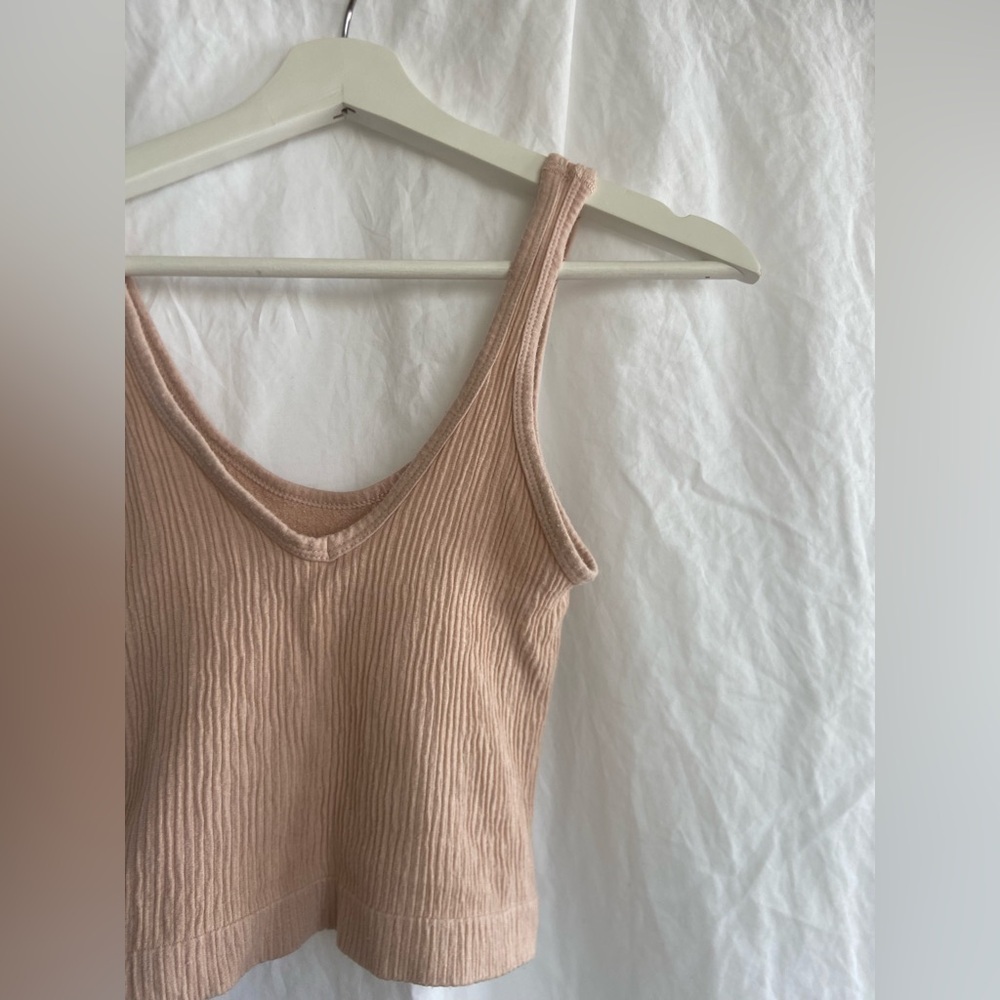 Urban Outfitters Out From Under Drew Seamless top Size Medium - Picture 3 of 11